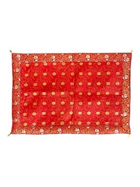 Kim Seybert Vintage Embroidered Red Silk 1 Placemat Table Linen Asian Inspired